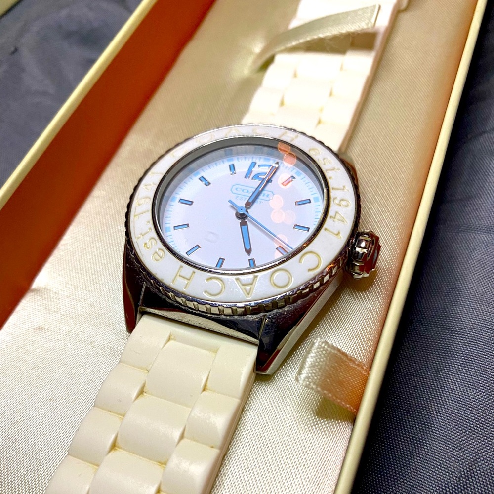 ✨ COACH Silicon Watch- White *IN BOX